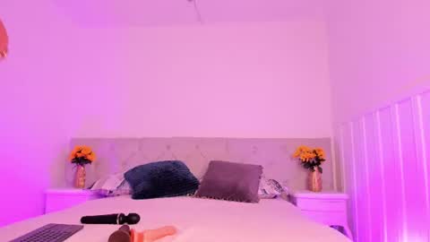 natybliss online show from August 6, 5:50 am