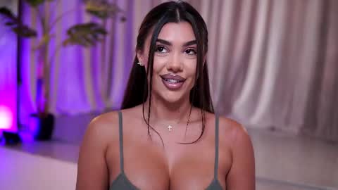 Naty online show from August 8, 8:20 pm