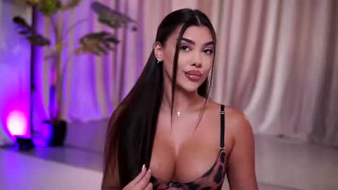 Naty online show from August 9, 2:56 am
