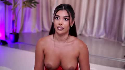 Naty online show from August 12, 9:28 pm