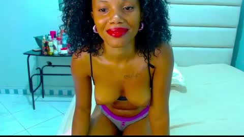 naughtyxoxo online show from July 19, 2:02 am