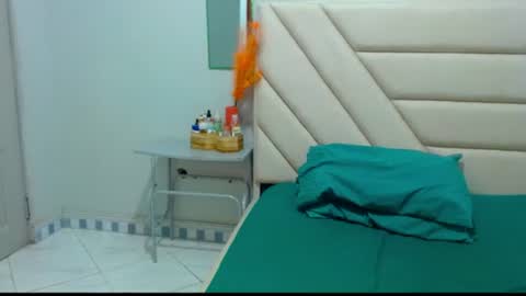 naughtyxoxo online show from August 16, 12:47 am