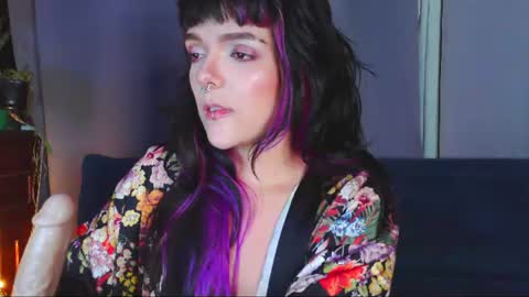 Em online show from June 23, 5:41 am