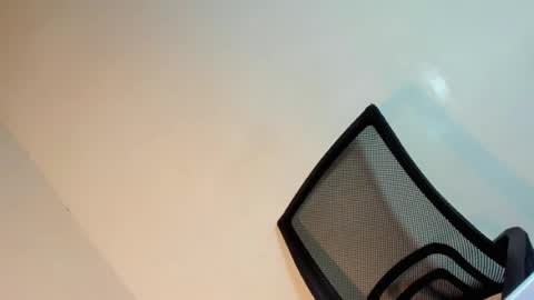 Mae online show from August 10, 9:16 pm