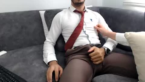 naughtyb00yy online show from August 11, 10:39 am