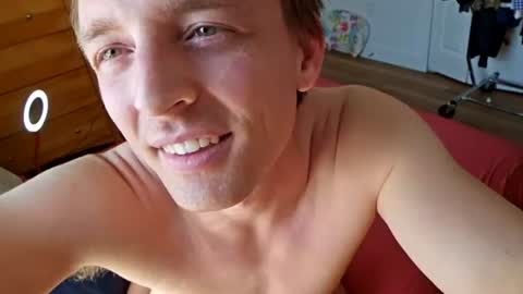 StrawberryThickcakes online show from July 3, 8:00 pm