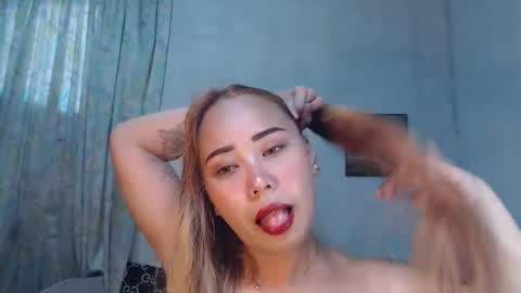 naughtyhotsexyjeanxox online show from August 13, 3:31 am