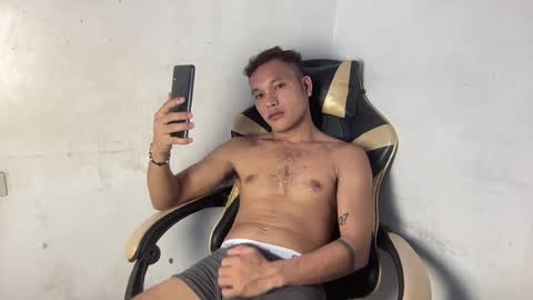 naughtymark_nextdoorph online show from August 12, 6:05 am