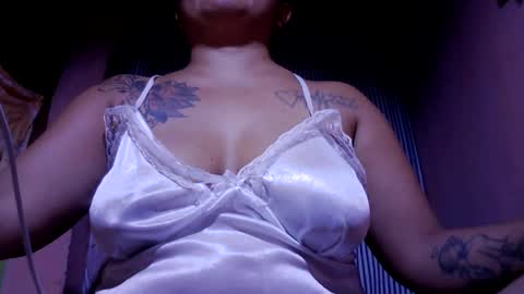 naughtymom_33 online show from August 10, 2:51 pm