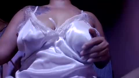 naughtymom_33 online show from August 15, 6:50 am
