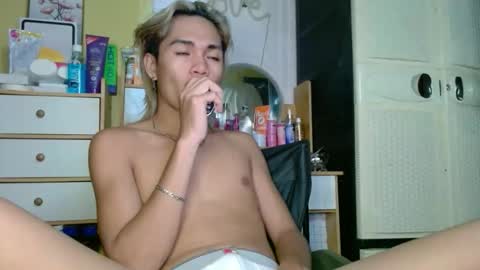 MakisigEvah online show from April 3, 8:28 pm