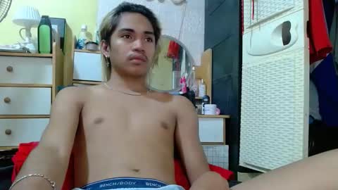 MakisigEvah online show from May 15, 2:33 am