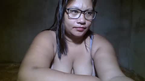 naughtypinay08 online show from August 6, 5:28 am