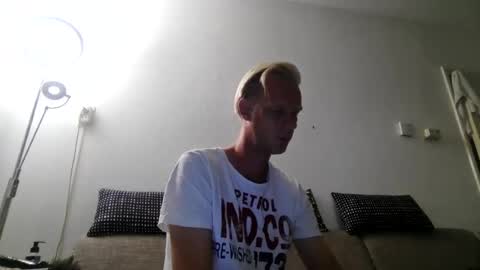 naughtysubboy87 online show from August 6, 7:46 pm