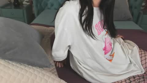 naughtyylory online show from August 15, 4:44 pm