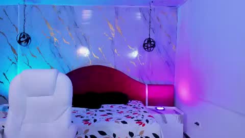 naugthy_brunette_ online show from July 30, 10:49 pm