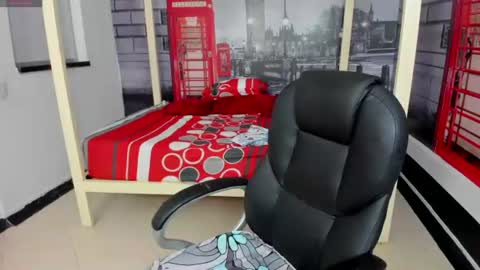 naugthy_brunette_ online show from August 2, 9:00 pm