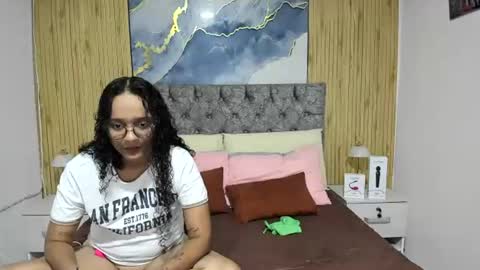 nay_and_aleja online show from July 24, 4:48 am