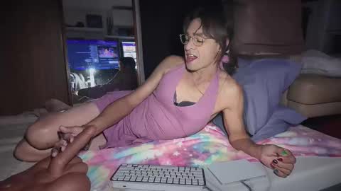 Hi Im CJ online show from March 28, 10:44 am