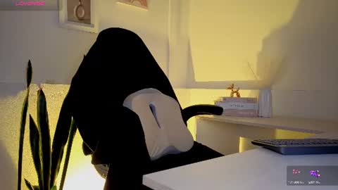 Hellen online show from August 12, 10:34 pm