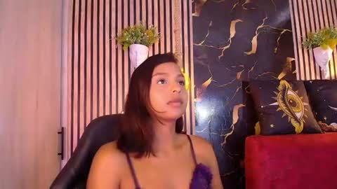 Esmeralda online show from August 13, 4:10 pm