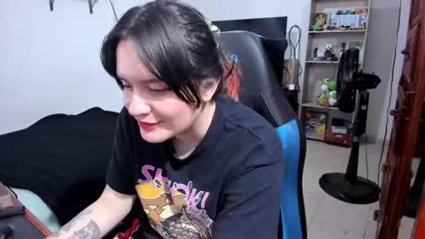 Geek Nicole    im Neeko UwU online show from August 14, 6:55 pm