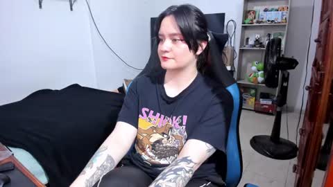 Geek Nicole    im Neeko UwU online show from August 14, 8:01 pm