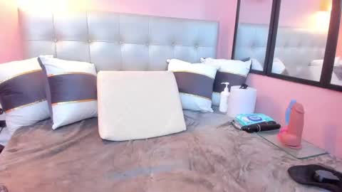 neferet_opal online show from August 10, 5:31 am