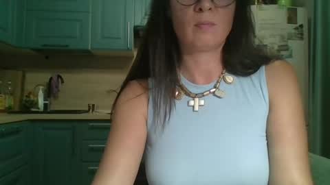 nefertiti05 online show from July 29, 8:38 pm