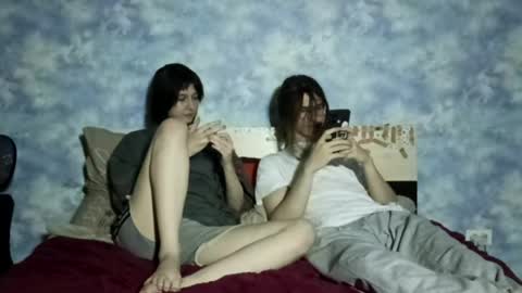 Kris and Loly online show from May 25, 6:21 pm