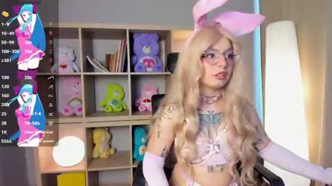 Neko Mochi online show from August 8, 1:00 pm
