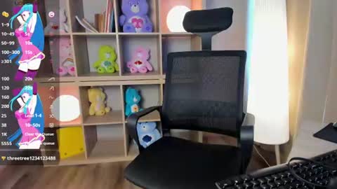 Neko Mochi online show from August 8, 4:40 pm