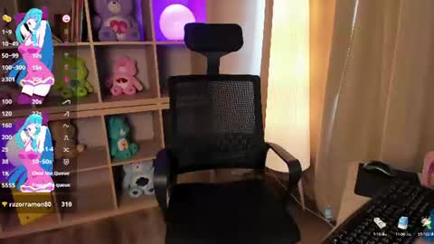 Neko Mochi online show from August 12, 5:37 pm