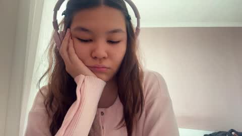 Neli    online show from April 11, 9:39 am