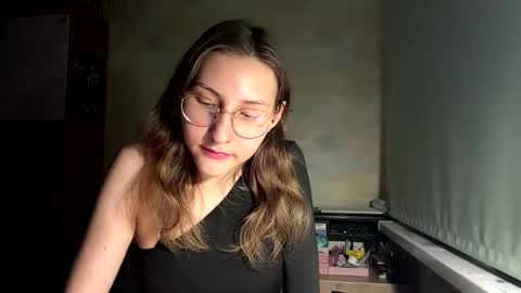 Mia online show from May 28, 6:44 pm