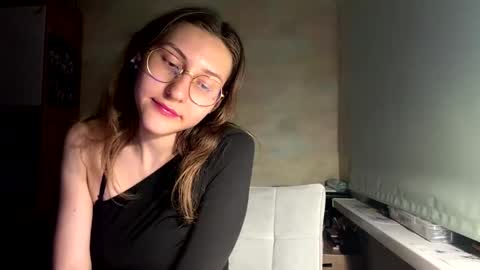 Mia online show from May 28, 8:56 pm
