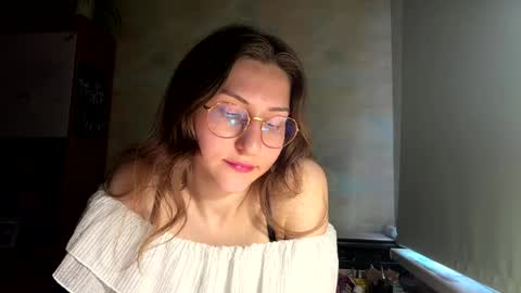 Mia online show from June 1, 12:46 am