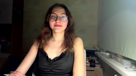 Mia online show from June 1, 10:35 pm