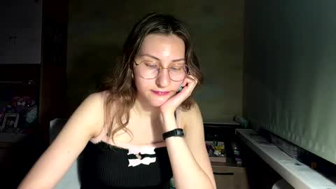 Mia online show from June 3, 10:57 pm