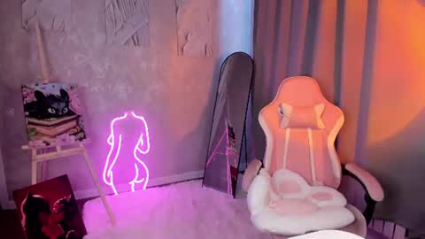 nelie_evans online show from August 14, 7:01 am