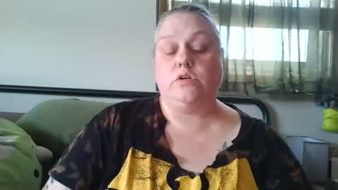 Nellie Atlas online show from August 3, 10:17 pm