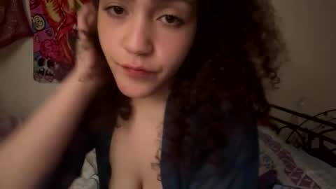 Nell xo online show from May 7, 8:15 am
