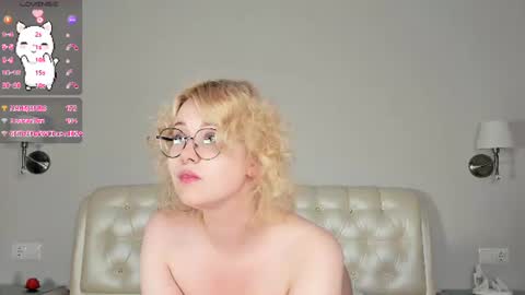 nelly_gloss online show from August 13, 1:25 pm