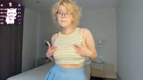 nelly_gloss online show from August 14, 8:18 am