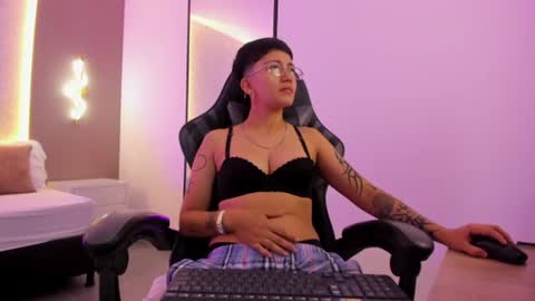 N E L L Y online show from August 8, 12:05 pm
