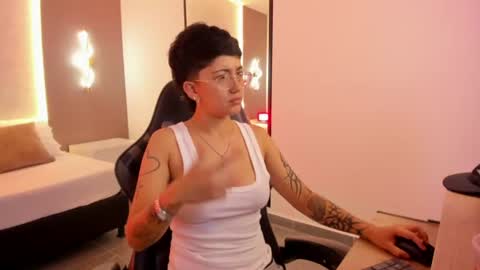 N E L L Y online show from August 15, 12:09 pm