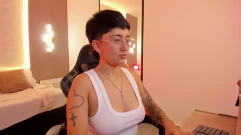 N E L L Y online show from August 15, 3:38 pm