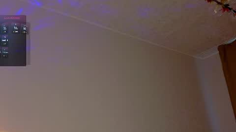 nellykimsss online show from August 11, 7:54 am