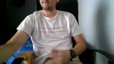 MrBull online show from August 12, 3:47 pm