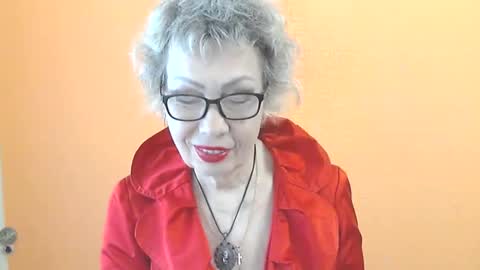 NessyJenixs online show from May 4, 7:46 am